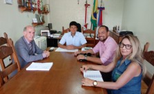 Vicente, Eugênio, Natanael e Evangelina na ocasião em que os representantes do Sintramfor solicitaram a correção no Projeto
