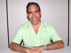 Infelizmente, Zaidan informou aos representantes do Sintramfor que pode atender ao pedido dos servidores de imediato, mas ele prometeu analisar a questão e caso for possível fazer a mudança no futuro, após acertadas questões burocráticas. Zaidan explicou que para atender ao pedido teria que criar duas escalas de trabalho e que atualmente a Secretaria não tem condições de funcionar assim, já que também no intervalo entre as jornadas os servidores estariam à disposição da Prefeitura. Com isso, não se encontrou uma solução de imediato.
